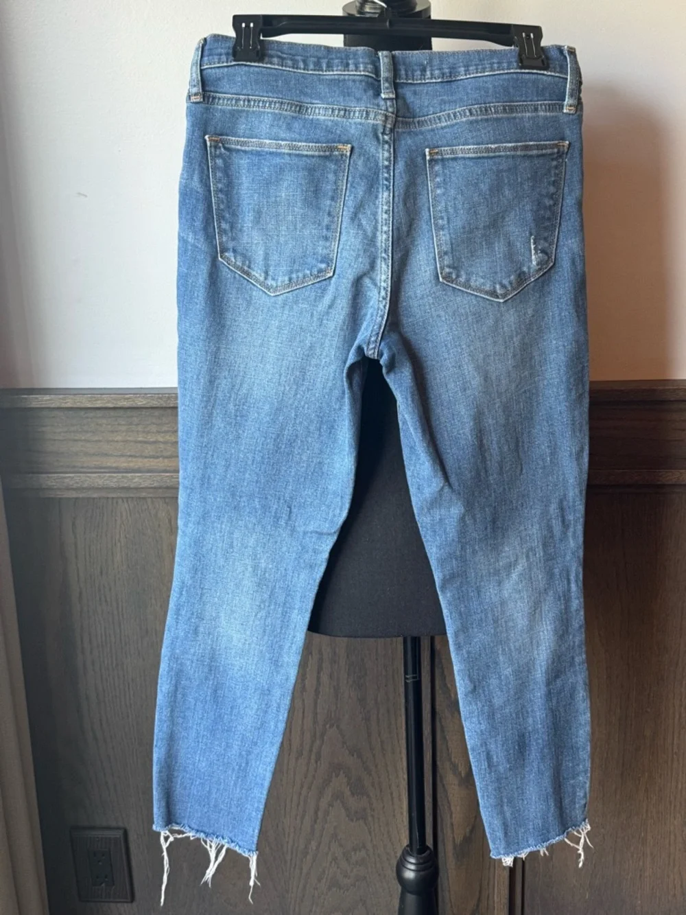 GAP Women's Blue raw hem Skinny Ankle Jeans sz 29R - Picture 3 of 5